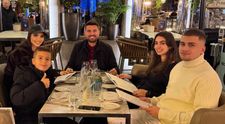 Fotografia care a topit internetul: Adrian Mutu, alături de soție și 3 dintre copiii săi: „Cel mare seamănă leit cu tine!