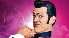 Celebrul actor Stefan Karl Stefansson, din serialul „Orășelul Leneș