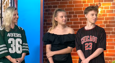 Ce talentați sunt copiii Mihaelei Cernea. Băiatul ei, Leon, cântă în deschiderea concertului trupei Class