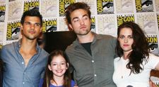 Renesmee s-a transformat intr-o adolescenta superba. Fiica Bellei si a lui Edward Cullen impresioneaza cu frumusetea sa