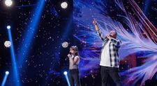 Ziana și Ionuț Pavel, duetul tată-fiică de pe scena Românii au talent care a emoționat publicul până la lacrimi: „Momentul ăsta a fost o declarație de dragoste a ta către Ziana! O declarație în fața întregii țări!”