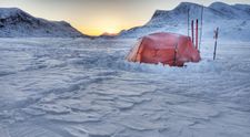 Cei 8 care s-au aventurat in prima expeditie romaneasca la Cercul Polar: 