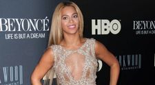 Beyonce, aparitie sexy la un eveniment monden. Motivul pentru care nimeni nu si-a putut lua ochii de la rochia ei: FOTO