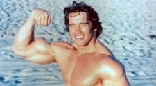 Fiul lui Arnold Schwarzenegger, surprins de paparazzi la plajă! Patrick este plin de mușchi