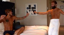 Delea, Nede și Popa ajung pe insula Curacao și se cazează la un hotel de lux