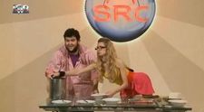 Teleshopping: farfuria din care nu poti manca nimic plus lingura inteligenta cu care slabesti subit :) VIDEO