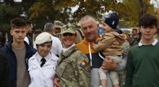 La 42 de ani, Maria Cioruța, mama a patru copii din Alba Iulia, s-a înrolat în armată. Povestea ei, virală pe Facebook