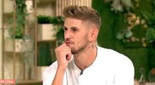 Cum se comportă Alex Delea într-o relație: „Eu sunt foarte siropos”