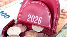 Ce se spune că trebuie să faci cu banii în prima zi din an pentru noroc, belșug și liniște financiară