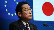 Fumio Kishida, premierul Japoniei, a mâncat pește din apele contaminate în 2011 de explozia de la Fukushima