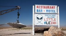 Un milion de americani vor să dea buzna în Zona interzisă Area 51. Ce vor să facă acolo