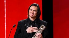 Jim Carrey a confirmat relația cu iubita lui, Minzi, la Premiile Cesar 2026
