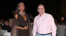 În prag de faliment și expulzat de la Hollywood, Kevin Spacey a fost fotografiat recent la o gală din Italia! Cum a reacționat actorul când a cunoscut-o pe Mădălina Ghenea la eveniment