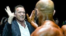 Terminatorul pe două roți. Arnold Schwarzenegger merge pe bicicletă la 72 de ani