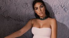 Cum se bronzează Georgina Rodriguez pe iaht. Apariția într-un bikini aproape inexistent i-a frapat pe fani