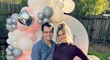 George Piștereanu a devenit tătic și a publicat primele imagini cu Vivienne Elle. Imagine adorabilă cu fiica în brațe: „Vai, seamănă cu tati!”