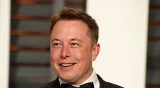 O femeie susține că e sora vitregă a lui Elon Musk. Cum a reacționat tatăl miliardarului
