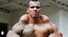 Cum arată și cu ce se se ocupă acum Hulk al Braziliei. A fost la un pas de o tragedie după ce și-a injectat ulei în brațe