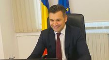Moment jenant pentru un ministru din România: interviu în boxeri, în direct, la TV. Cum a reacționat