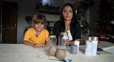 VIDEO Oana Boghiu și fiica ei, Ava, ne învață să facem un obiect decorativ dintr-un borcan
