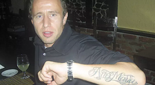 Laurențiu Reghecampf a șters orice urmă a Anamariei Prodan. Antrenorul și-a înlocuit tatuajul cu numele acesteia 