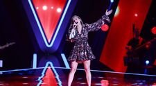 Vocea României, sezonul 10: Corina Ivanov a creat o atmosferă incendiară cu „Hora din Moldova”
