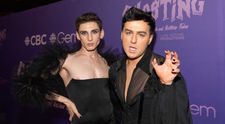 Doi vânători de fantome gay, virali pe social media. Show-ul lor face deliciul fanilor: ”Vreau să fiu ca-n Exorcistul, să zbor prin aer”