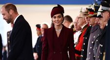 Momentul jenant când Kate Middleton face o reverență perfectă, dar regele Charles se întoarce cu spatele. ”Nici măcar nu s-au uitat la ea!”