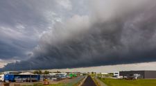 Norul uriaș care a speriat Franța, numit „tsunami pe cer”! Poate ajunge și în România? Meteorologii au dat verdictul
