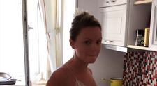 Ținuta incendiară în care Alexandra Stan gătește! Fanii au rămas muți de uimire când au văzut-o