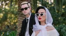 Demi Lovato, o mireasă fermecătoare. Cântăreața s-a căsătorit cu partenerul său Jordan “Jutes” Lutes, într-o spectaculoasă rochie Vivienne Westwood