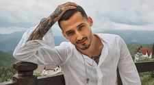 Radu Constantin, vloggerul care îi îndeamnă pe tineri să nu fugă de carte: „Cititul m-a adus unde sunt”