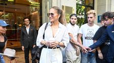 Reacția lui Jennifer Lopez când nu a fost lăsată să intre într-un magazin de lux din Istanbul. Ce i-a spus agentului de pază care a oprit-o