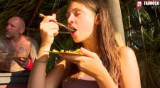Faimoșii se bucură de salată și ciorbă, după ce au câștigat jocul de recompensă
