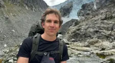 Un jurnalist american a dispărut în Norvegia. Ultimul contact: un mesaj și o fotografie. Soția a anunțat că nu a urcat în avionul spre casă