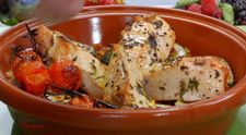 Pui marocan în sos Charmoula și garnitură de couscous
