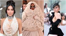 Kim Kardashian, acoperită de 50.000 de perle la Met Gala. Cum s-au îmbrăcat Rihanna și Jennifer Lopez