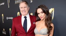 El are 72 de ani, ea doar 24! Un antrenor legendar de fotbal american, ridiculizat pentru relația cu iubita sa mult mai tânără
