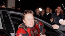 Primele imagini cu Elon Musk de la petrecerea de Halloween! În ce s-a costumat și unde a fost surprins