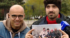 După ani și ani, ne vom întoarce. Liviu Teodorescu a refăcut o fotografie din 2005, alături de familia lui