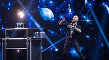 Românii au talent, 22 martie. Deniss Trifanovs, show spectaculos de flair bartending pe ritmuri rock: „Simt că o să ne iei ochii!”