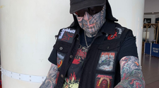 Bărbatul cu tatuaje pe tot corpul care a fost dat afară din magazin, la cumpărături: „E corpul meu”