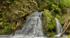 Statiunea din Romania lasata in paragina, dar care ascunde o adevarata bogatie. Ce descopera aici turistii