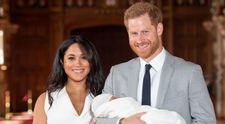 Primele poze cu Meghan și Harry, alături de bebelușul lor regal