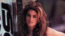 A avut lumea la picioare în anii '90! A fost zeița podiumurilor și etalonul de frumusețe al unei generații: Cindy Crawford împlinește 60 de ani