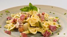 Reteta zilei: Salata de paste cu prosciutto crudo