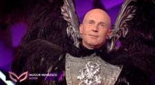 Corbul a câștigat primul sezon Masked Singer România, actorul Mugur Mihăescu s-a ascuns sub masca acestuia