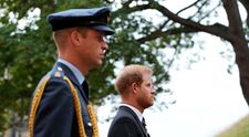 William și Harry au evitat să interacționeze la înmormântarea Reginei Elisabeta! Dovada că nu și-au depășit divergențele