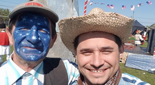 Giani si Dorel s-au pozat in pauza de la filmari. Ipostaza in care s-au fotografiat te va face sa razi cu lacrimi