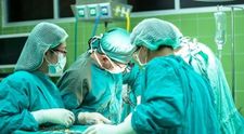 Proceduri minim invazive în chirurgia cardiovasculară. Premierele mondiale ale chirurgilor români